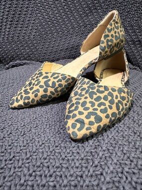 Old Navy Leopard Print Pointed Flats